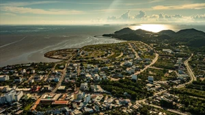 Le quartier de Ha Tien (province d’An Giang) vu d'en haut. Photo : VNP.