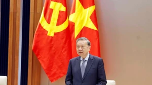 Le chef du PCV, To Lam, préside la séance de travail. Photo : VNA.