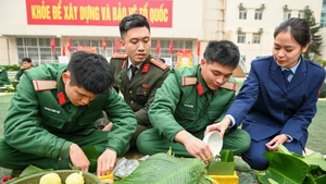 Confection de banh chung : symbole de cohésion à la Brigade 144