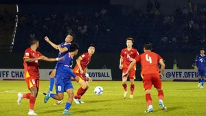 Lors des qualifications pour la Coupe d'Asie des Nations de l'AFC 2027, l'équipe nationale vietnamienne a battu le Népal sur le score de 3-1. Photo : VNA.