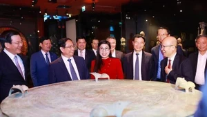 Le Premier ministre vietnamien Pham Minh Chinh au musée du Quai Branly-Jacques Chirac, à Paris, le 11 juin. Photo : VNA.