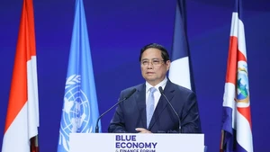 Le Premier ministre Pham Minh Chinh prononce un discours important lors de la séance plénière sur la gouvernance et le financement durables des océans. Photo : VGP.