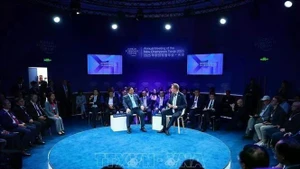 Vue d’ensemble du dialogue politique sur le thème « La nouvelle ère du Vietnam : de la vision à l’action », à Tianjin, le 25 juin. Photo : VNA.