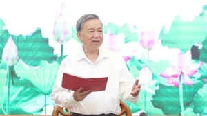 Le secrétaire général Tô Lâm s’exprime lors de sa réunion avec la Commission de la sensibilisation, de l’éducation et de la mobilisation des masses du Comité central du Parti communiste du Vietnam, à Hanoi, le 11 juin. Photo : VNA.