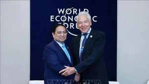 Le Premier ministre Pham Minh Chinh rencontre Peter Brabeck-Letmathe, président par intérim du FEM. Photo : VNA.