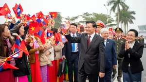 Le secrétaire général du PPRL et président du Laos entame sa visite d’État au Vietnam