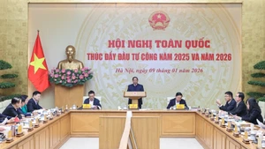 Lors de la Conférence nationale visant à promouvoir l’investissement public en 2025 et 2026. Photo : VGP.