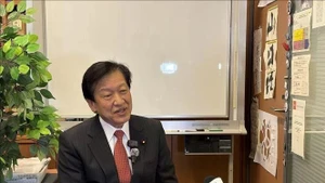 Un expert japonais souligne la signification du XIVe Congrès du Parti et le rôle du PCV