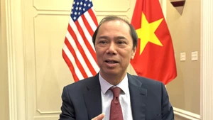 L’ambassadeur du Vietnam aux États-Unis, Nguyên Quôc Dung, lors de son entretien avec la VNA à Washington. Photo : VNA.