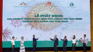 Cérémonie de lancement du Prix des Écoles Écologiques de l'ASEAN 2025 à Hanoï. Photo: VNA