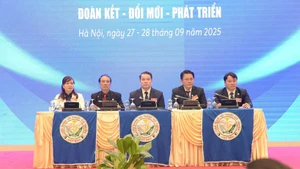 Représentants du Comité exécutif de la Fédération des arts martiaux traditionnels vietnamiens. Photo : NDEL.