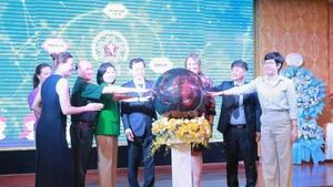 Inauguration de la ligne nationale 111 contre la traite des êtres humains. Photo: baophapluat.vn