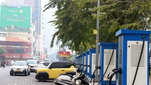 Ho Chi Minh-Ville met l’accent sur le développement des infrastructures de recharge et des stations d’échange de batteries pour les véhicules électriques. Photo : VNA.