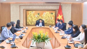 Le vice-Premier ministre Nguyen Chi Dung salue les résultats obtenus par le Centre au cours de la période écoulée. Photoo : VGP.