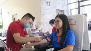 Environ 5 000 personnes participent au programme de don de sang « Dimanche Rouge » à Ho Chi Minh-Ville