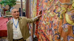 La peinture brodée datant de la dynastie Nguyen, conservée dans un état presque intact 