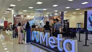 Un stand de Meta à une foire à Hà Nội. Photo / VNS
