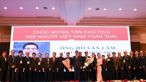 Les délégués au congrès de l’Association des Vietnamiens en Thaïlande pour le mandat 2026-2028. Photo : VNA.