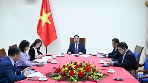  Le Premier ministre Pham Minh Chinh s’est entretenu par téléphone avec le Premier ministre de la République algérienne démocratique et populaire, Sifi Ghrieb.