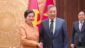 Le secrétaire général du PCV To Lam reçoit l’ambassadrice du Cambodge Chea Kimtha