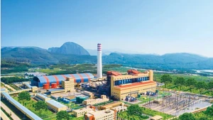 Signature d’un contrat de marché d’une valeur de plus de 25 202 milliards de dongs pour le projet de centrale thermique au gaz naturel liquéfié (LNG) Quang Trach II