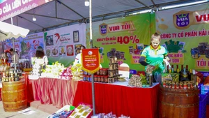 Aller au marché du Têt pour privilégier les produits vietnamiens à Da Nang