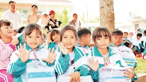 L’effort pour semer la connaissance au cœur des montagnes de Tây Khánh Sơn