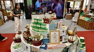 Des produits OCOP sont exposés à un salon. Photo : VNA.
