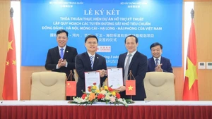 Renforcement de la coopération pour le développement ferroviaire entre le Vietnam et la Chine