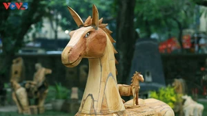 Les chevaux arrivent en ville