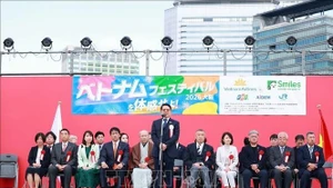 Le consul général du Vietnam à Osaka, Ngo Trinh Ha, s'exprime. Photo : VNA.