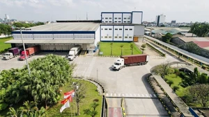L'usine de FrieslandCampina à Ha Nam est l'une des pionnières en Asie à mettre en œuvre un modèle de production verte. Photo : VNA.