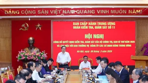 Le membre du Politburo, secrétaire du Comité du Parti de l’Assemblée nationale et président de l’Assemblée nationale, Trân Thanh Mân, s’exprime lors de la conférence, à Hanoi, le 9 mars. Photo : VNA.