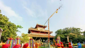 Cérémonie de retrait de la perche rituelle du Tet– Ouverture du sceau du Nouvel An à la Cité Impériale de Hue