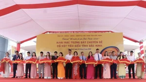 Ouverture de l’exposition « Quintessence du patrimoine culturel de Bac Ninh »