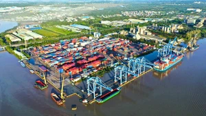 Le modèle de port numérique ePort et l’électrification des équipements au port Tan Cang-Cat Lai permettent d’économiser 2 millions d’USD de carburant par an. (Photo : Fournie par l’unité)