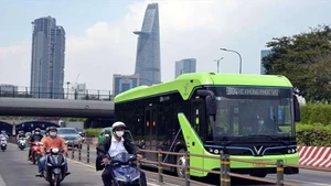 La feuille de route de la « verdisation » des transports publics. Photo d'illustration/LĐO.