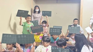 Une classe de vietnamien à l’École de langue vietnamienne Cay Tre (Osaka, Japon). Photo: TĐ