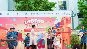 La Journée d’échanges culturels des étudiants vietnamiens et laotiens a offert un espace dynamique et jeune, proposant de nombreuses activités riches et variées.