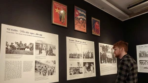 L'exposition «Amitié éternelle» célèbre une fraternité indéfectible entre le Vietnam et Cuba. Photo : VNA.