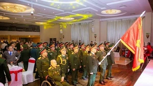 Bien que vivant loin de leur patrie, les anciens combattants vietnamiens en République tchèque gardent toujours le cœur tourné vers le pays natal. En chacun d’eux coule le sang des descendants de Lac Long Quan et Au Co, et demeure intact l’esprit du soldat de l’Oncle Ho. (Source : Comité d’organisation)