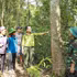 Des autorités et Des habitants de la commune de Muong Nhe patrouillent la forêt et préservent la biodiversité de la réserve naturelle de Muong Nha. Photo : dienbienphu.vn