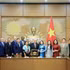 Les délégués posent pour une photo de groupe. Photo : VNA.
