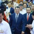 Le PM Le Minh Hung arrive à la cérémonie célébrant la Journée vietnamienne de la science, de la technologie et de l'innovation, ainsi qu'à la conférence sur la mise en œuvre des technologies stratégiques. Photo : VOV.