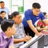 Des cadres du Front de la Patrie du quartier de Ngoc Ha ont participé avec enthousiasme à des sessions de formation visant à améliorer leurs compétences en matière de transformation numérique dans leurs activités. Photo : NDEL.