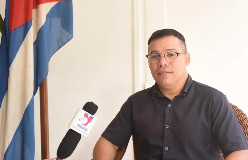 Le docteur Ruvislei González Sáez, chercheur principal au Centre cubain d'études de politique internationale (CIPI). Photo : VNA.