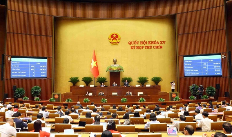 L'Assemblée nationale approuve une résolution modifiant la Constitution de 2013. Photo : VNA.