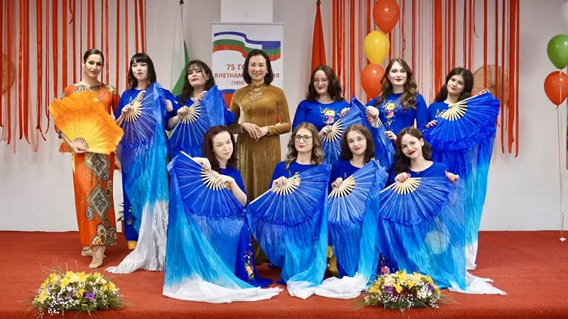 L’événement est organisé en présence de représentants de l’ambassade du Vietnam, de l’Association des Vietnamiens en Bulgarie et de nombreux amis bulgares. Photo : baoquocte.