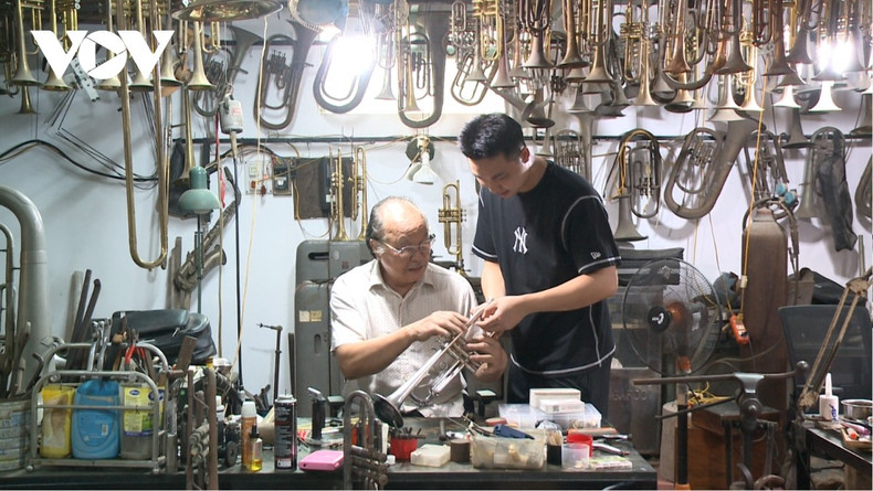 Le tourisme rural contribue à préserver et à promouvoir l'artisanat traditionnel. Photo : VOV