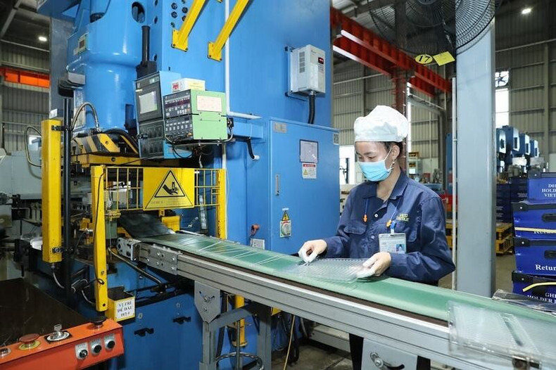 Les capitaux européens se concentrent principalement dans l’industrie manufacturière (36,3 %), l’énergie et le gaz (20,7 %), l’immobilier (11 %) et les technologies de l’information et de la communication (6,6 %). Photo : congthuong.vn Les capitaux européens se concentrent principalement dans l’industrie manufacturière (36,3 %), l’énergie et le gaz (20,7 %), l’immobilier (11 %) et les technologies de l’information et de la communication (6,6 %). Photo : congthuong.vn